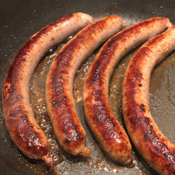 wildgenuss.ch: Bauernbratwurst aus Wildschweinfleisch
